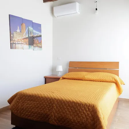Semesterbostad Casa Vico Primo Guido Milazzo